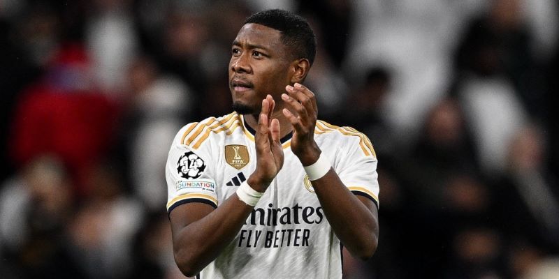 cầu thủ gặt hái được nhiều vinh quang khi chuyển tới Kền Kền Trắng